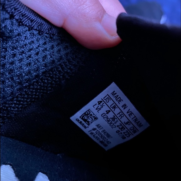 adidas boys NMD black and red - Picture 5 of 6